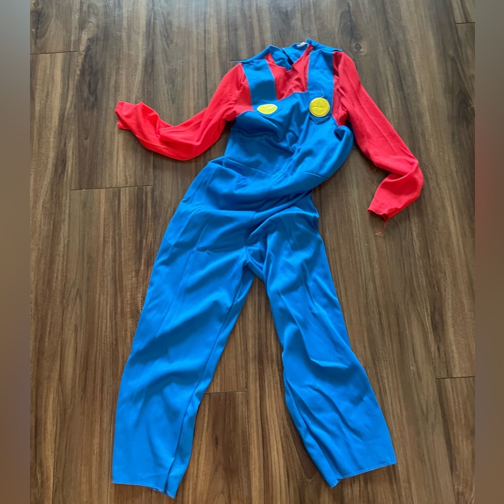 Mario Brothers kids costume size Medium 7/8